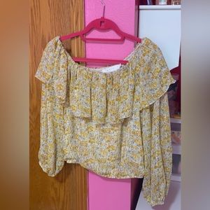 EUC. ASTR the label yellow floral ruffle long sleeve top. Size M.